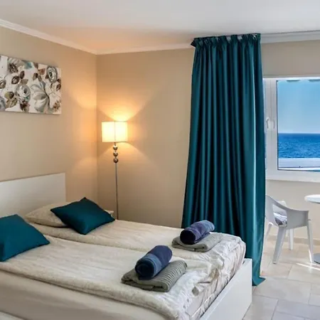 First Line Ocean View Apartment