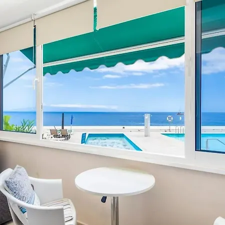 Apartment First Line Ocean View