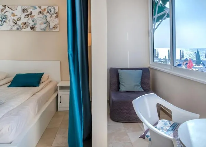 Apartman First Line Ocean View *